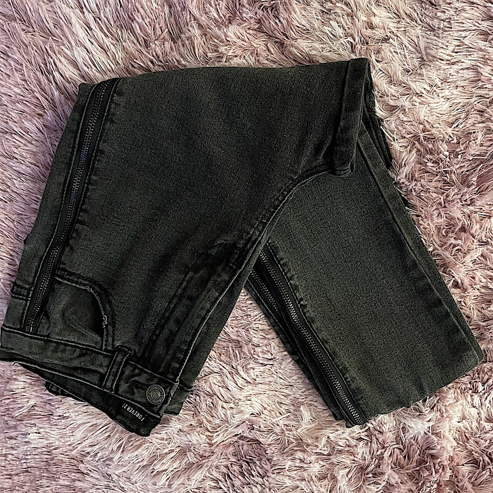 Black Skinny Jeans with Zipper Details